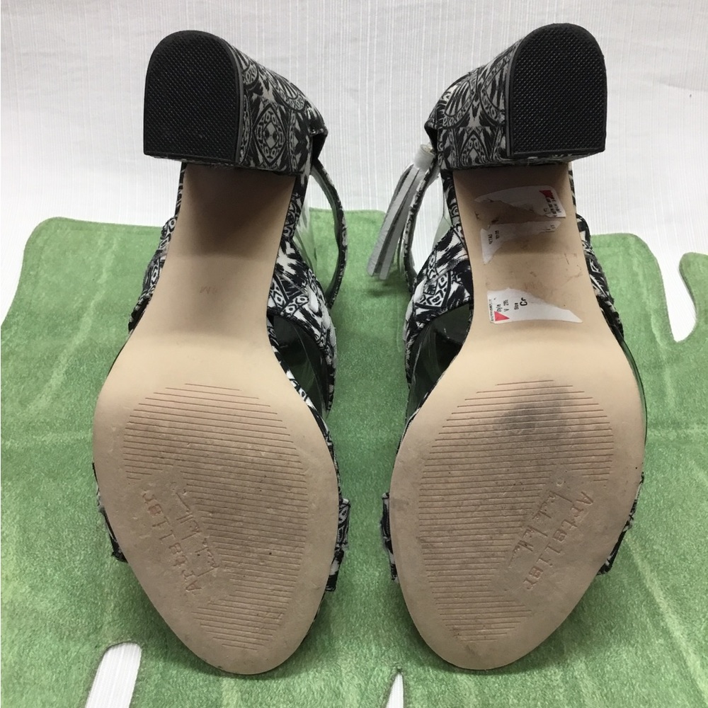 Nicole Miller Beautiful Black & White Heels - Picture 9 of 9